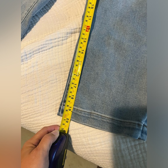 Like new Jean Capri’s - Picture 3 of 6